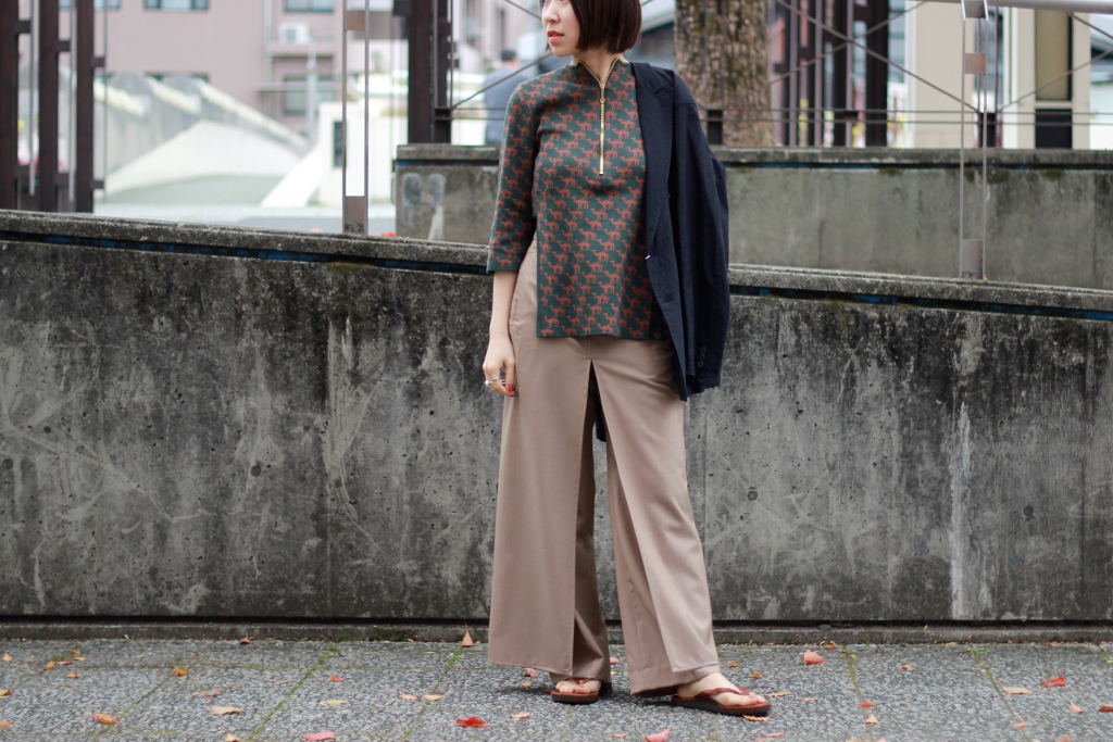 FUMIKA UCHIDA - CAMEL TOP / APRON SLACKS: VIOLA STELLA women's blog