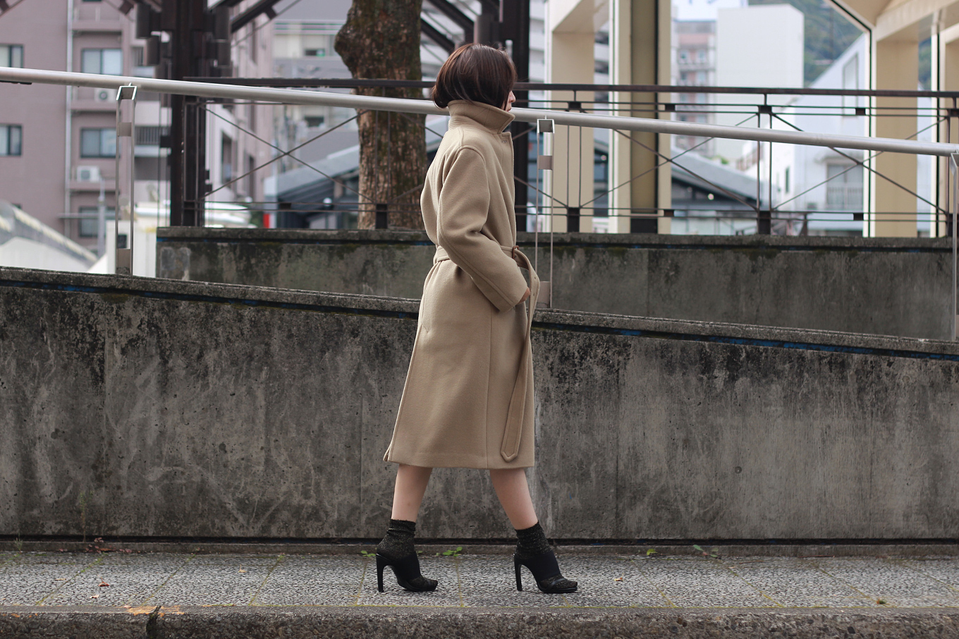 AURALEE - BEAVER MELTON SOUTIEN COLLAR COAT: VIOLA STELLA women's blog