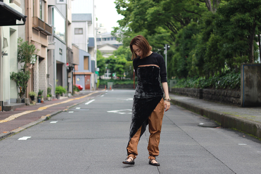 FUMIKA_UCHIDA - CRUSH VELVET CUT OFF TOP: VIOLA STELLA women's blog